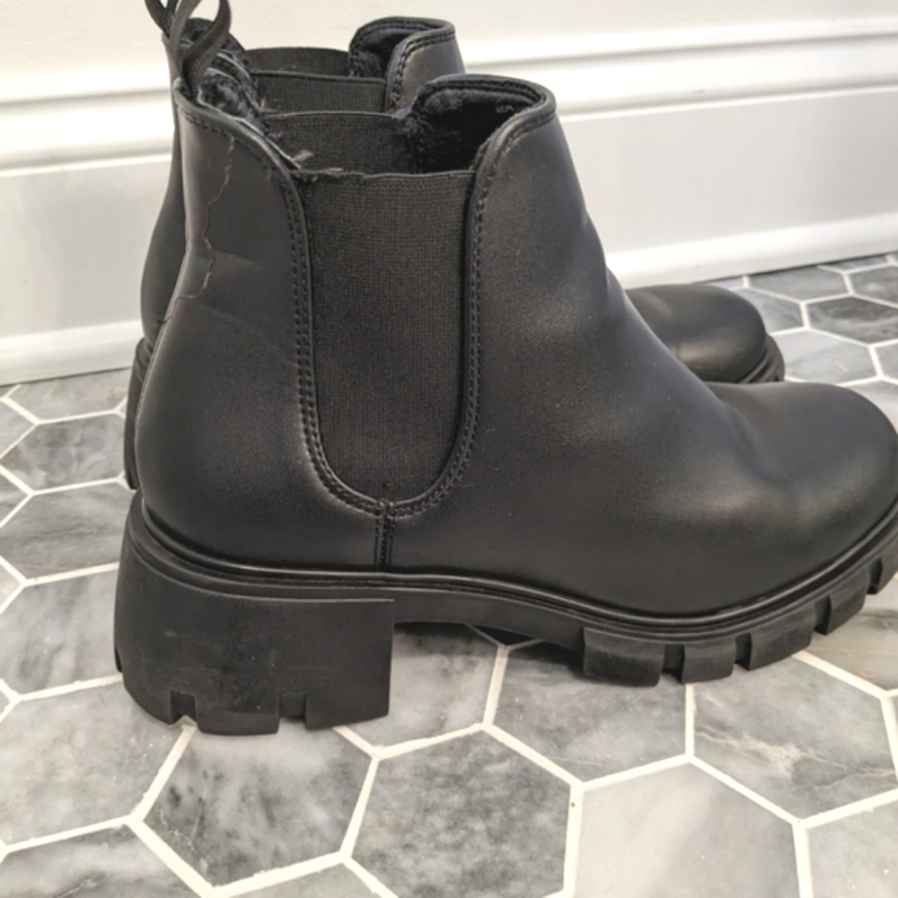 Steve Madden Black Faux Vegan Leather Howler Chunky Y2K Platform Boots - Picture 2 of 11